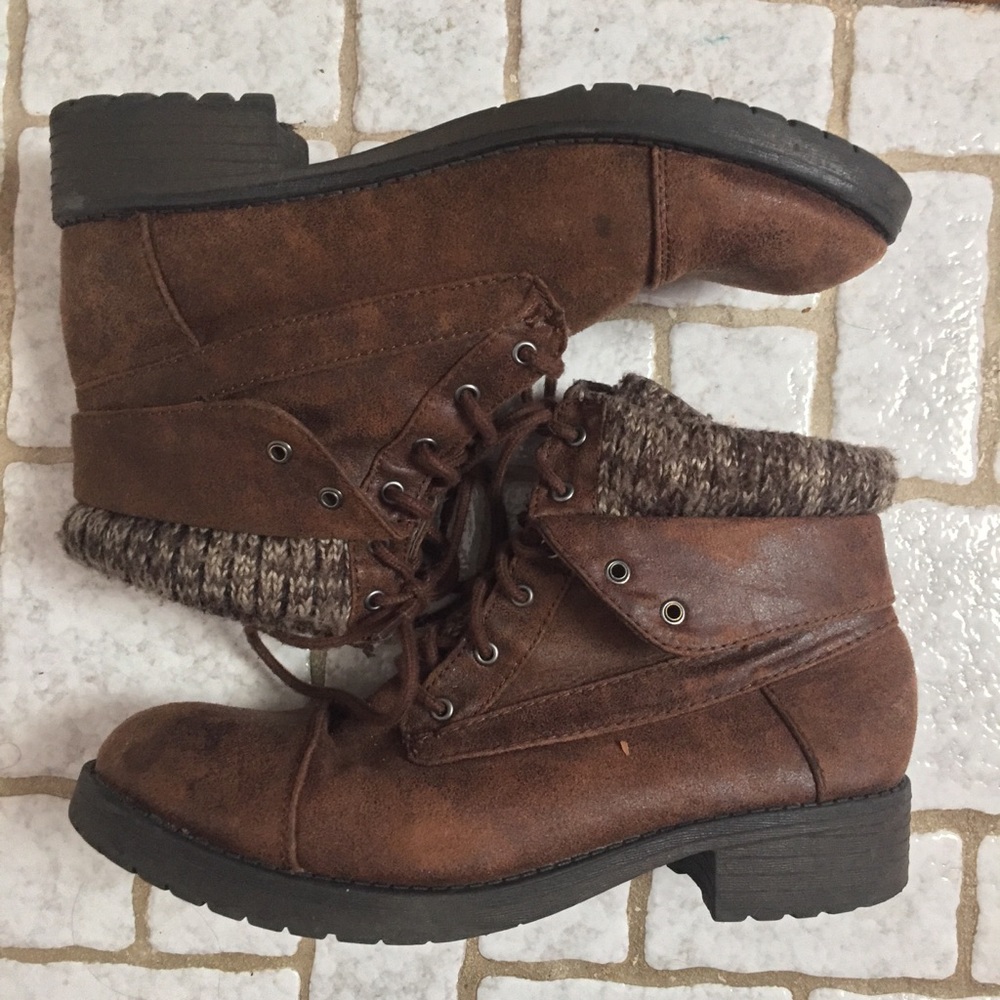 Brown Lace Up Ankle Snow Boots Size 8